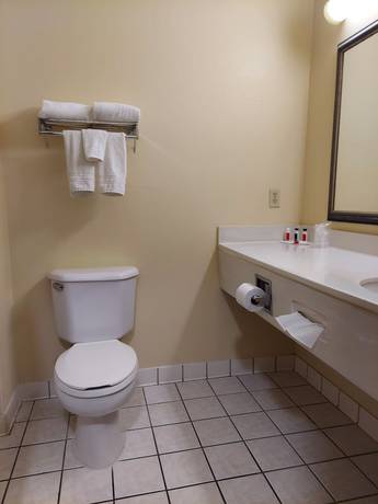 Imagen de la habitación del Hotel Baymont by Wyndham Portage Indiana Dunes. Foto 5