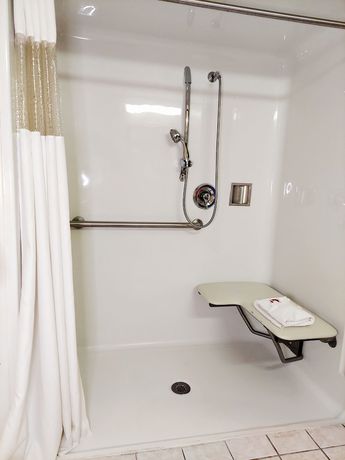 Imagen de la habitación del Hotel Baymont by Wyndham Portage Indiana Dunes. Foto 7