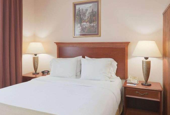 Imagen de la habitación del Hotel Baymont by Wyndham Portage Indiana Dunes. Foto 11