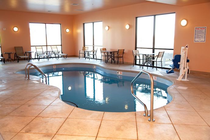 Imagen de la piscina del Hotel Baymont by Wyndham Rapid City. Foto 19