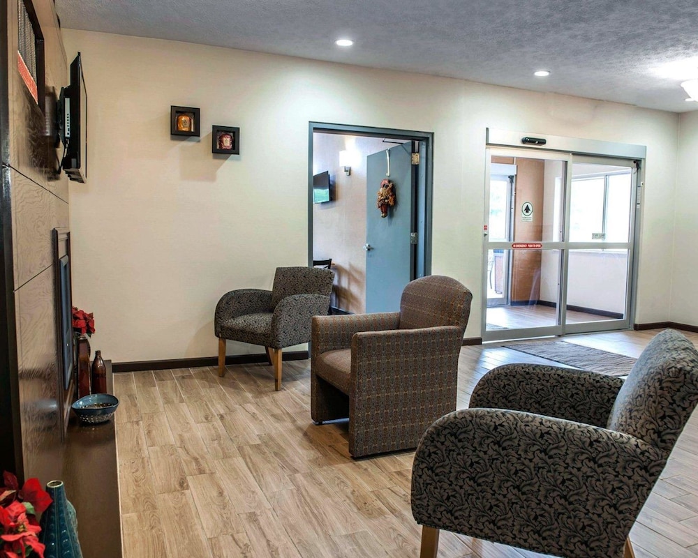 Imagen de los interiores del Hotel Baymont by Wyndham Richmond I-70. Foto 16