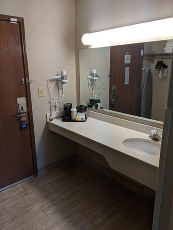 Imagen de la habitación del Hotel Baymont by Wyndham Rockford. Foto 2