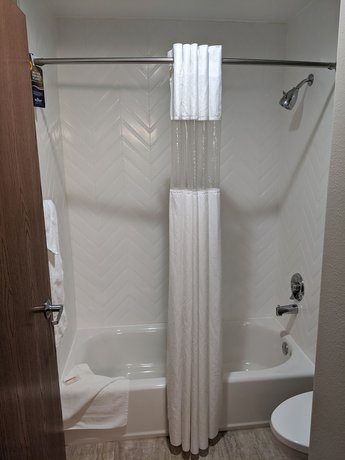 Imagen de la habitación del Hotel Baymont by Wyndham Rockford. Foto 9