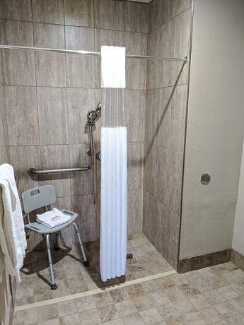 Imagen de la habitación del Hotel Baymont by Wyndham Rockford. Foto 12