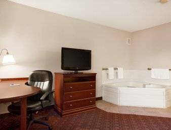 Imagen de la habitación del Hotel Baymont by Wyndham Sioux Falls Near West 41st Street. Foto 5
