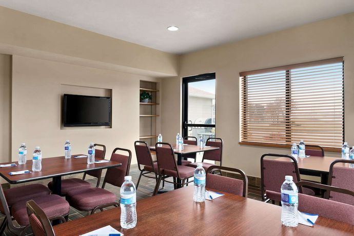 Imagen de los interiores del Hotel Baymont by Wyndham Sioux Falls West (67058) Sioux/ Near Airport. Foto 13