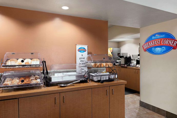 Imagen del bar/restaurante del Hotel Baymont by Wyndham Sioux Falls West (67058) Sioux/ Near Airport. Foto 4
