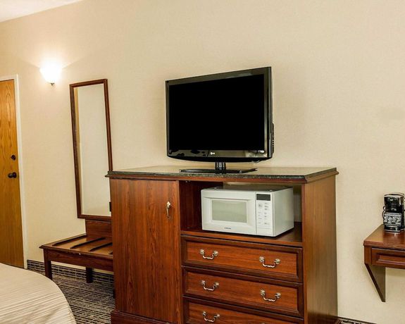 Imagen de la habitación del Hotel Baymont by Wyndham South Bend Near Notre Dame. Foto 10