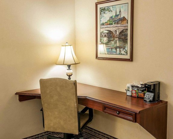 Imagen de la habitación del Hotel Baymont by Wyndham South Bend Near Notre Dame. Foto 15