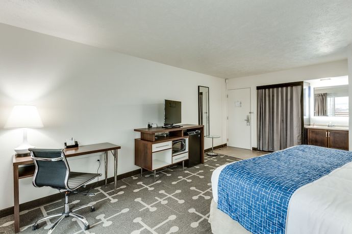 Imagen de la habitación del Hotel Baymont by Wyndham Spokane. Foto 7