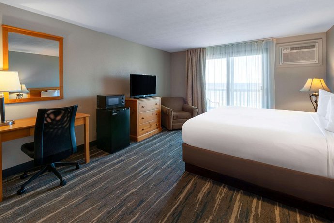 Imagen de la habitación del Hotel Baymont by Wyndham St. Ignace Lakefront. Foto 3
