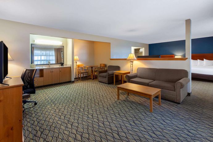 Imagen de la habitación del Hotel Baymont by Wyndham St. Ignace Lakefront. Foto 6