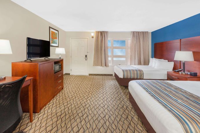 Imagen de la habitación del Hotel Baymont by Wyndham St. Ignace Lakefront. Foto 9