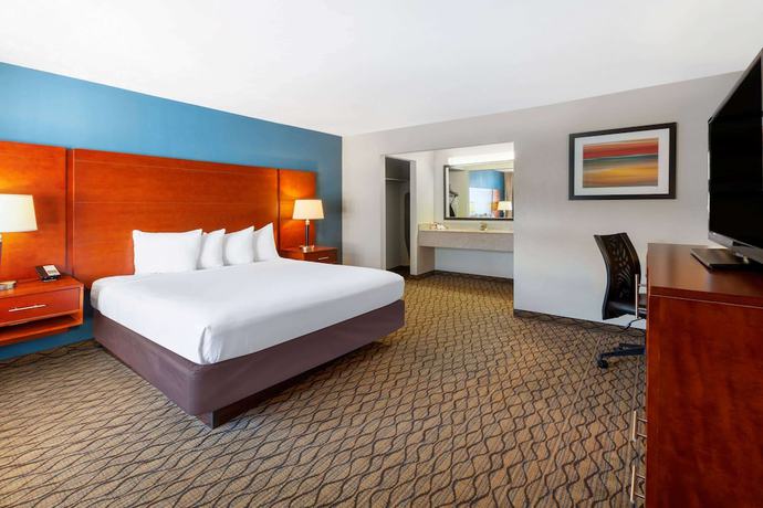 Imagen de la habitación del Hotel Baymont by Wyndham St. Ignace Lakefront. Foto 15