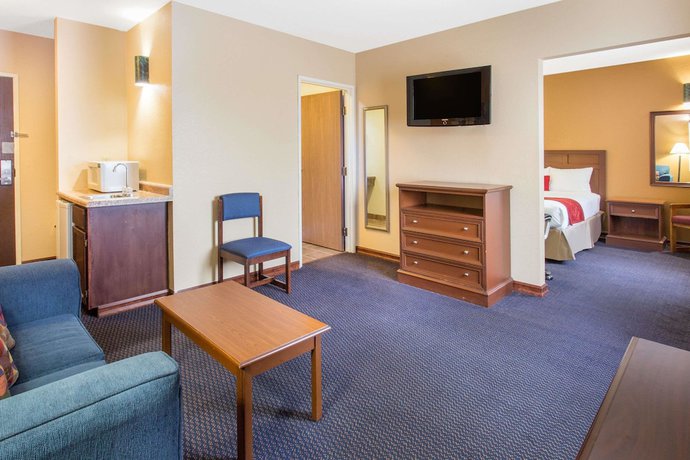 Imagen de la habitación del Hotel Baymont by Wyndham Waukesha. Foto 9
