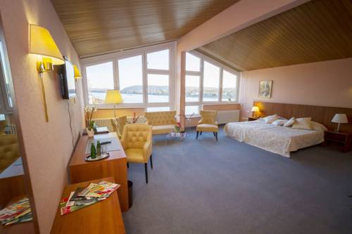 Imagen de la habitación del Hotel Baynunah Drachenfels. Foto 3