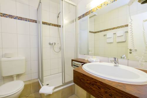 Imagen de la habitación del Hotel Baynunah Drachenfels. Foto 4