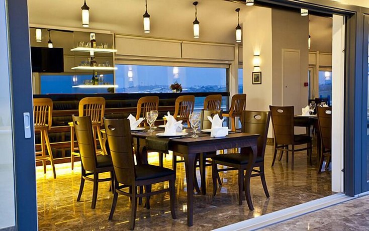Imagen del bar/restaurante del Hotel Bayramoglu Resort. Foto 9