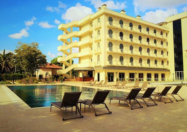 Imagen de la piscina del Hotel Bayramoglu Resort. Foto 20
