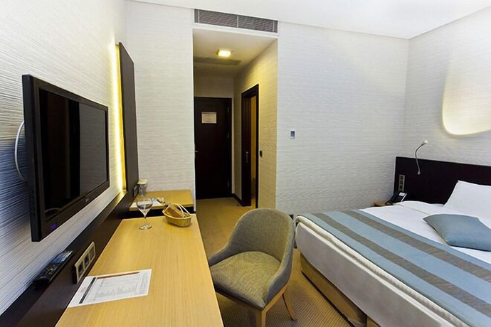 Imagen de la habitación del Hotel Bayramoglu Resort. Foto 17