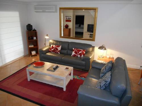 Imagen de la habitación del Hotel Bayshore Beachside Resort. Foto 4