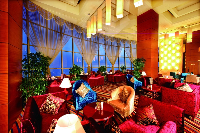 Imagen del bar/restaurante del Hotel Bayshore Dalian. Foto 6