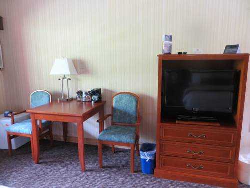 Imagen de la habitación del Hotel Bayshore Inn and Spa. Foto 10