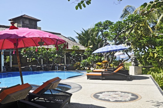 Imagen de la piscina del Hotel Bayshore Residence. Foto 16