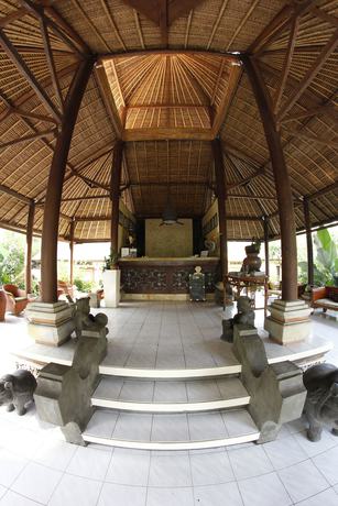 Imagen de los interiores del Hotel Bayshore Villas Candi Dasa. Foto 19