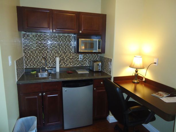 Imagen de la habitación del Hotel Bayside Inn And Waterfront Suites. Foto 4