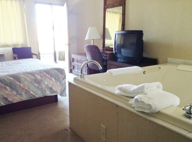 Imagen de la habitación del Hotel Bayside Inn, St Ignace. Foto 12