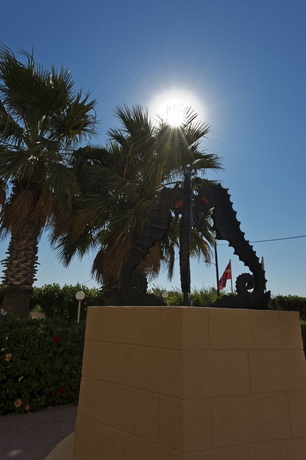 Imagen de los exteriores del Hotel Bayside Katsaras. Foto 8