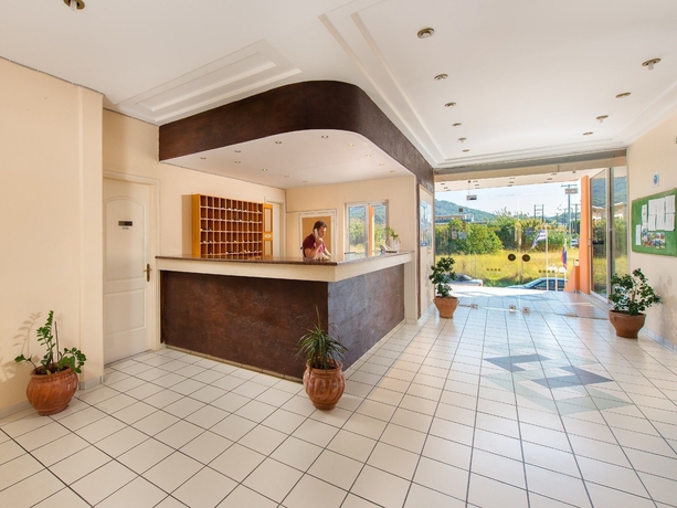 Imagen general del Hotel Bayside Katsaras. Foto 3