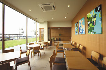 Imagen de la piscina del Hotel Bayside Square Kaike. Foto 16