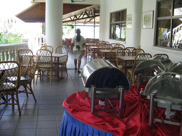 Imagen del bar/restaurante del Hotel Bayu Beach Resort. Foto 2