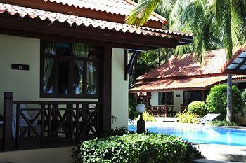 Imagen de la piscina del Hotel Bayview Beach Resort, Bang Saphan. Foto 12