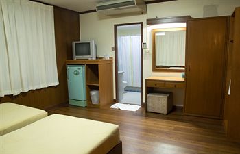 Imagen de los exteriores del Hotel Bayview Beach Resort, Bang Saphan. Foto 8