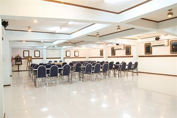Imagen de los exteriores del Hotel Bayview Beach Resort, Bang Saphan. Foto 9