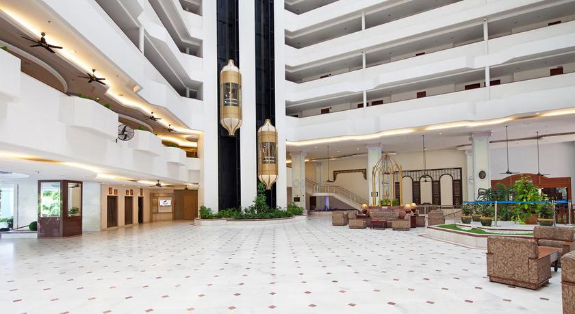 Imagen de los interiores del Hotel Bayview Beach Resort. Foto 7