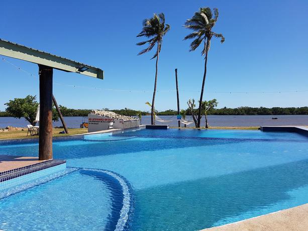 Imagen de la piscina del Hotel Bayview Cove Resort. Foto 13