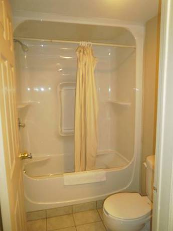 Imagen de la habitación del Hotel Bayview Inn. Foto 5