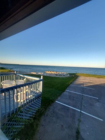 Imagen general del Hotel Bayview Lakefront Motel. Foto 3