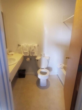 Imagen general del Hotel Bayview Lakefront Motel. Foto 5