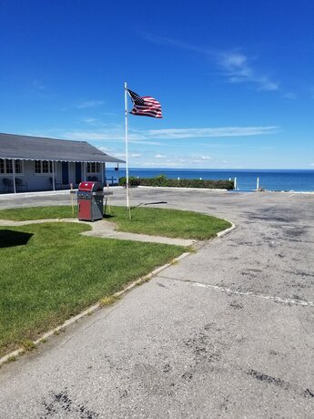 Imagen general del Hotel Bayview Lakefront Motel. Foto 10