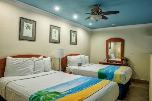 Imagen de la habitación del Hotel Bayview Plaza Waterfront Resort. Foto 3