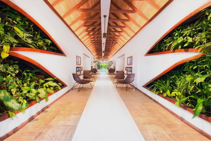 Imagen de los interiores del Hotel Bayview The Beach Resort. Foto 18