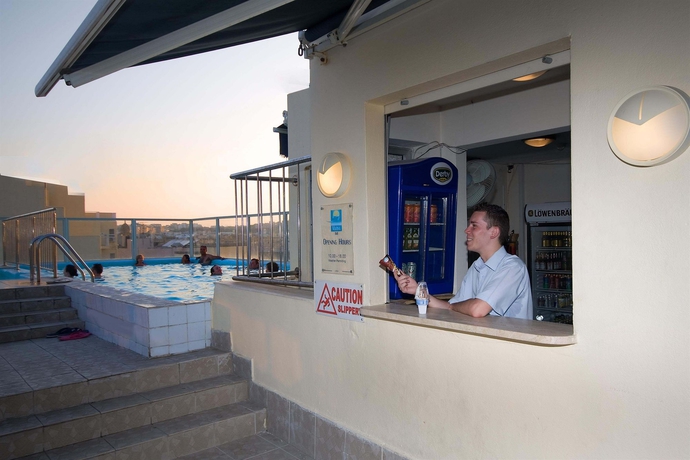 Imagen de la piscina del Hotel Bayview by ST Hotels. Foto 14