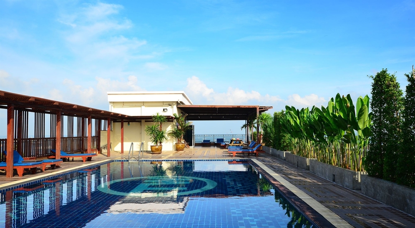 Imagen de la piscina del Hotel Baywalk Residence Pattaya. Foto 13