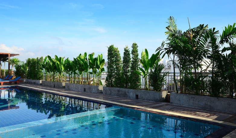 Imagen de la piscina del Hotel Baywalk Residence Pattaya. Foto 14