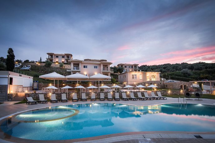 Imagen de la piscina del Hotel Baywatch, Kalamata. Foto 18